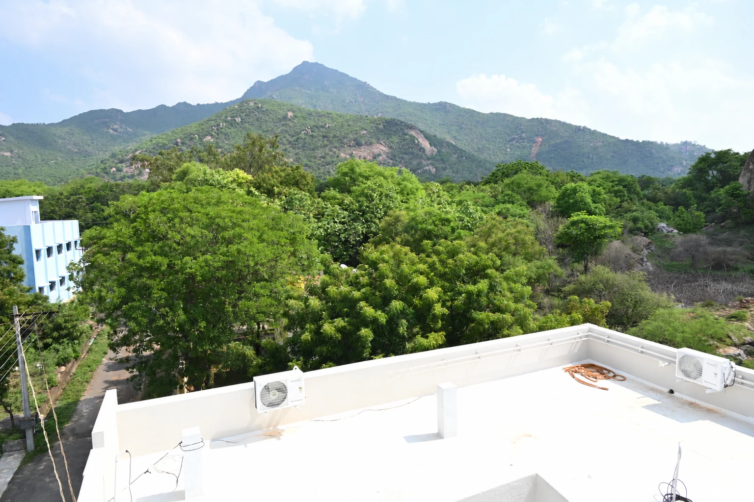 View of Annamalaiyar Holy Hill at Pranav Homestay in Tiruvannamalai